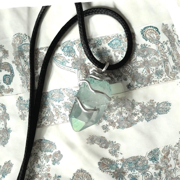 5 For $25💫Sea Mist Green Quartz Pendant Necklace - Picture 3 of 6